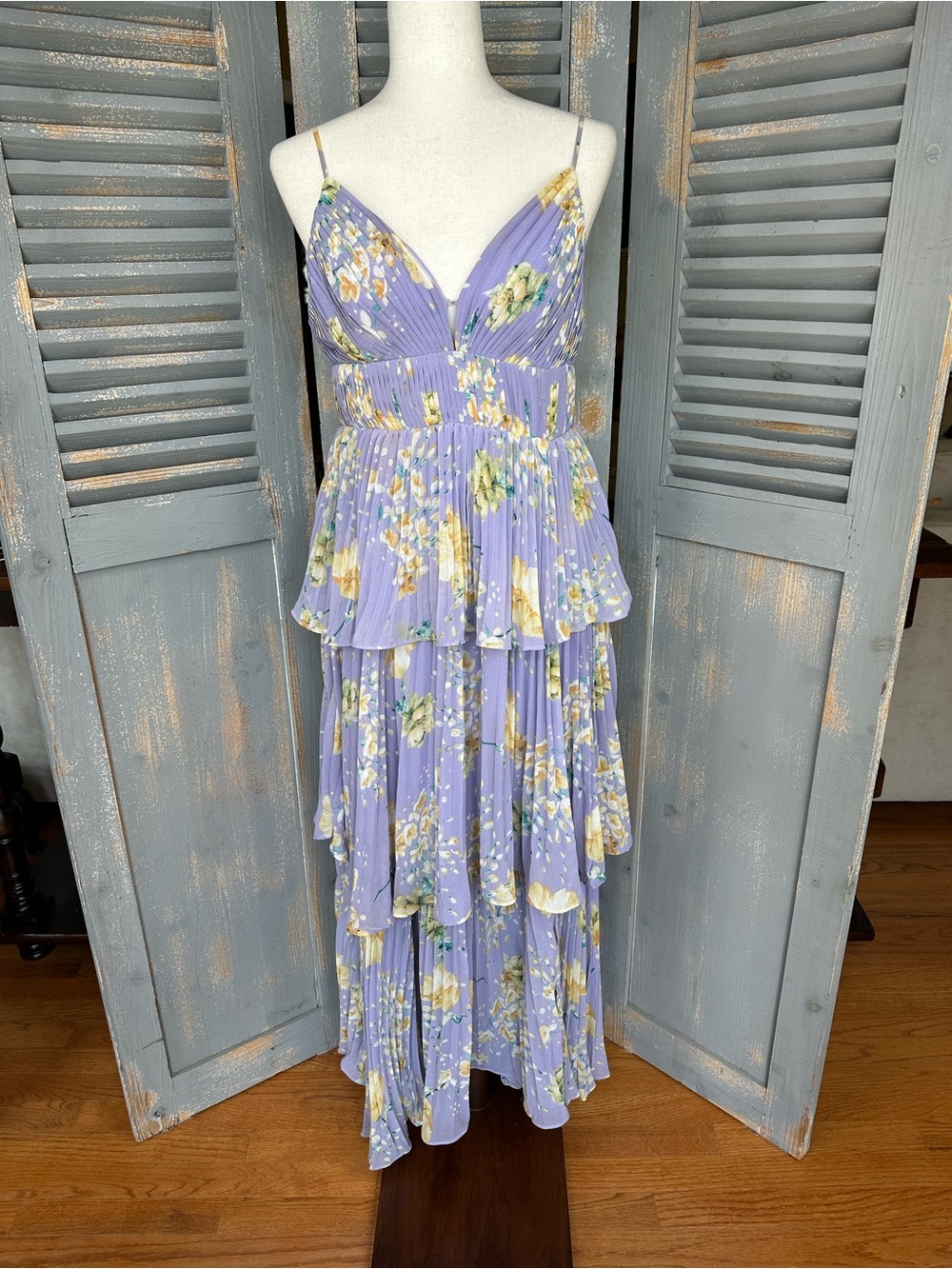 ASTR The Label Zaida Tiered Pleated Side Slit Maxi Dress Lavender Yellow Sz M - Picture 4 of 16